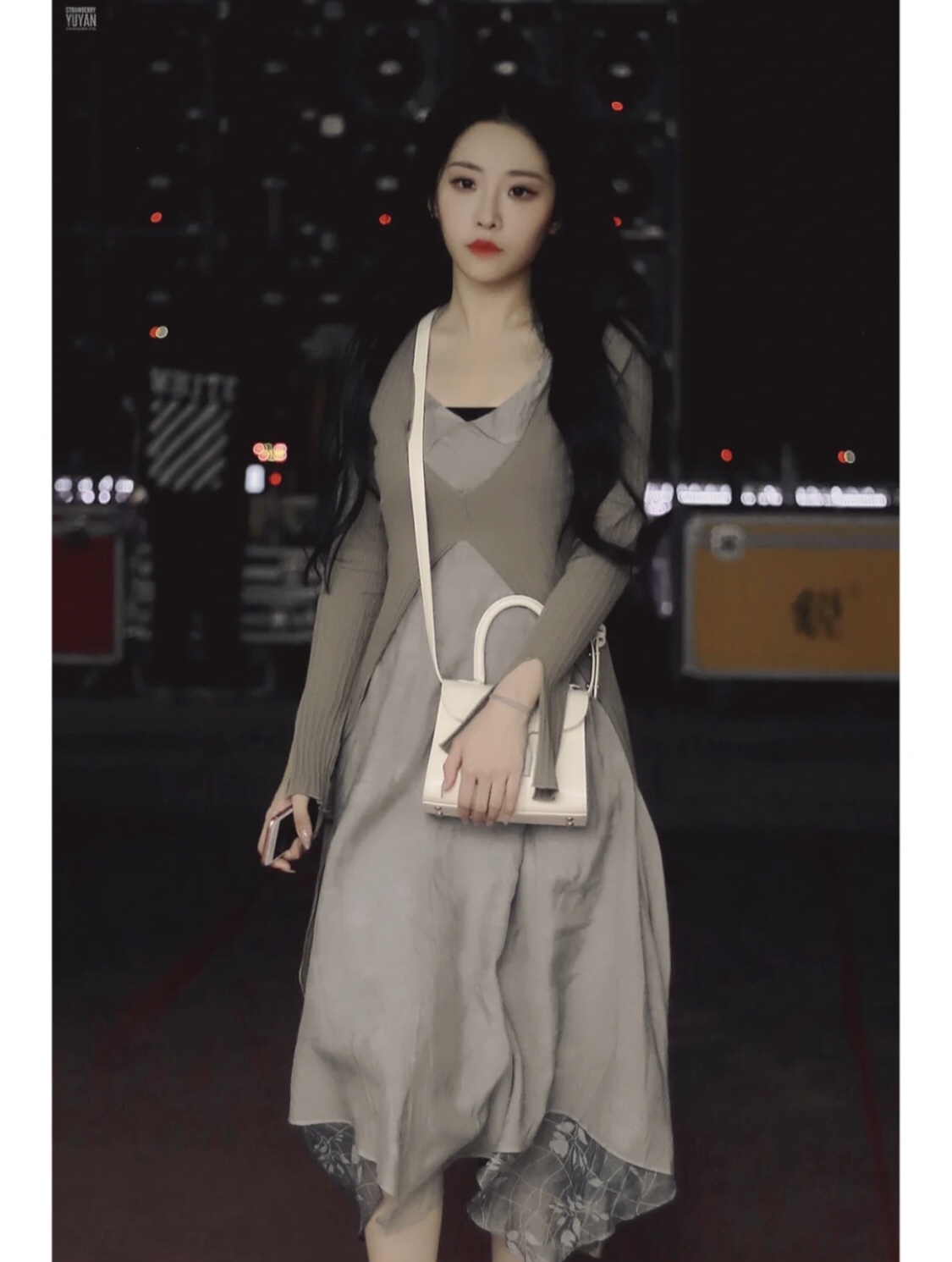 델보 브리앙 MM 박스백 스몰